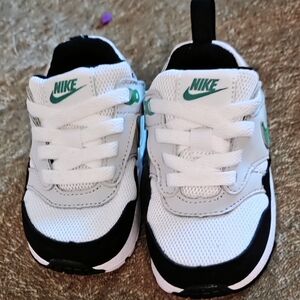 Nike Kids White and Black Sneakers